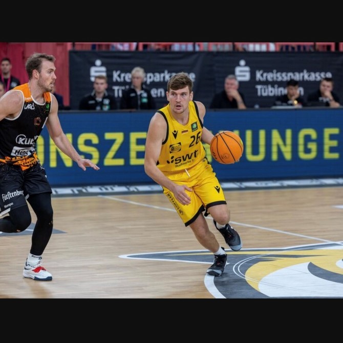 Read more about the article Das Interview mit Till Joenke – Basketball-Profi der Tigers Tübingen