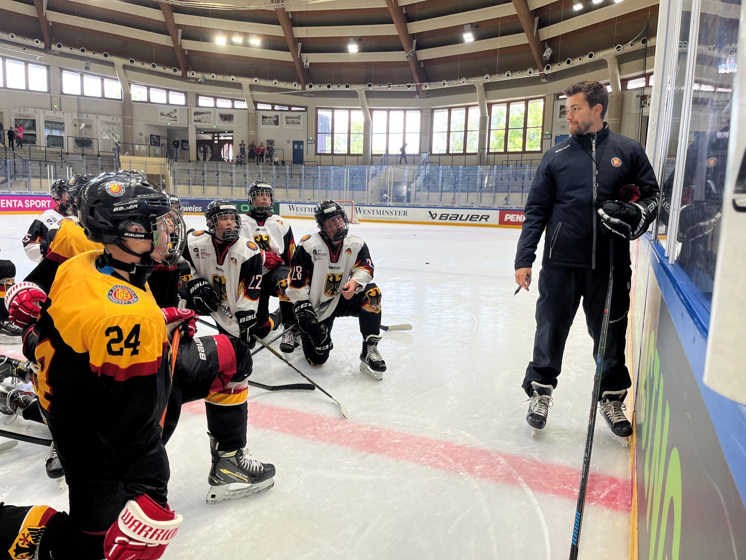 Mehr über den Artikel erfahren Das Interview mit Robin Beckers – Nachwuchsbundestrainer der U16-Herren des Deutschen Eishockey Bundes